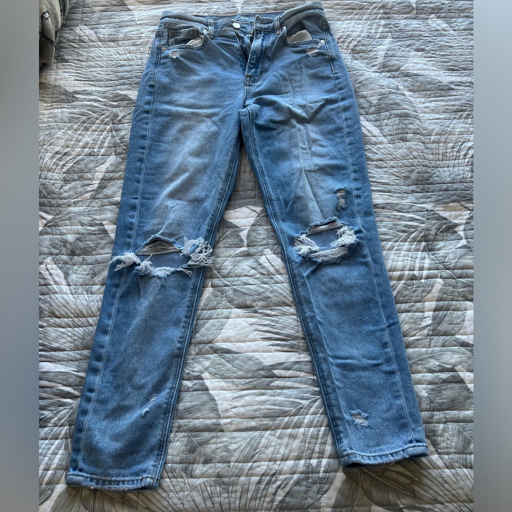 American eagle mom jeans
